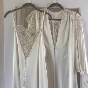 Lucie Ann nightgown and robe set new with tags